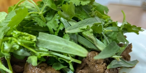 Теплый салат с куриной печенью