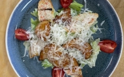 Цезарь с курицей